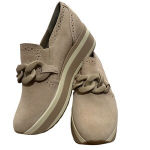 NWOT Dolce Vita Jhenee Dune Tan Suede Slip-On Platform Sneaker Loafers Size 6